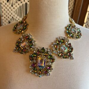 Aratta Elegant Multicolor Statement Necklace and Earring Set